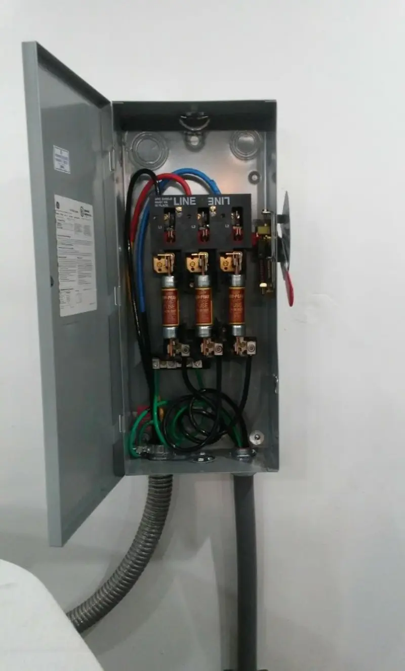 Three-phase disconnect switch installed for Electrical Wiring & Rewiring in Merrifield
